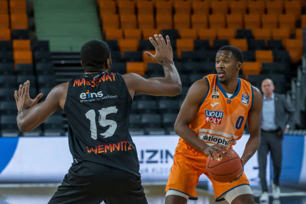 他需要在无 他需要在无